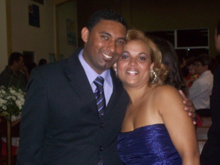 SÂMIA BURAHEM - PROPRIETÁRIA E COORDENADORA DO BUFFET